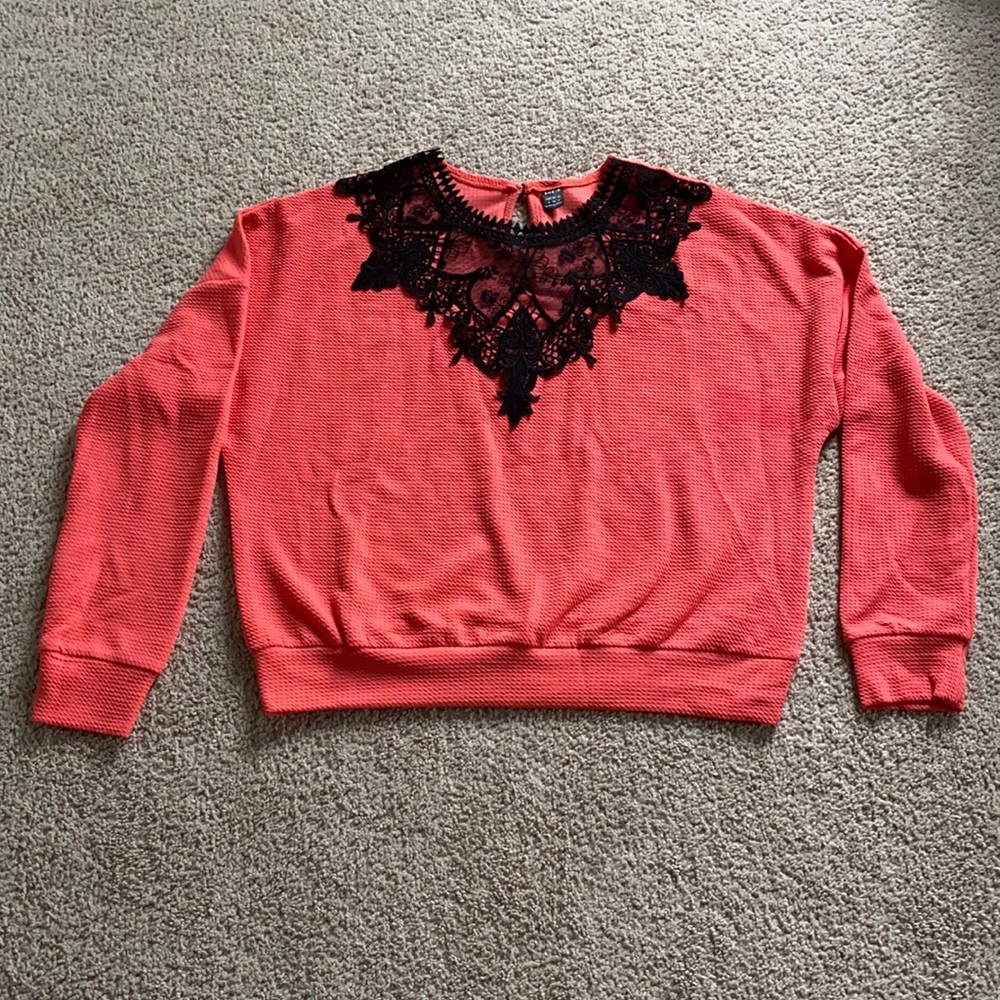 Lace shoulder drop sweatshirt